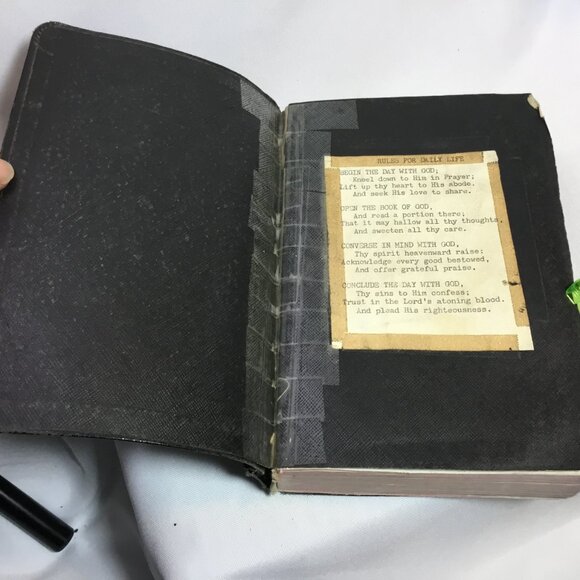 Holy Bible World 1945 KJV Red Letter Genuine Leather Concordance Thumb Indexed - Picture 9 of 16